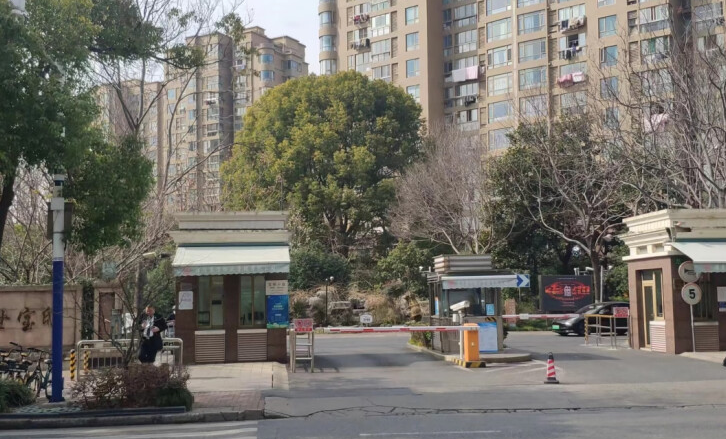 上海市宝山区盛世宝邸10栋5F 