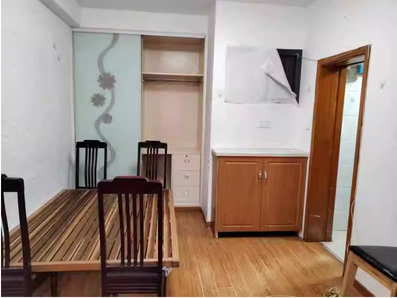 上海市虹口区友谊三村7栋1F 