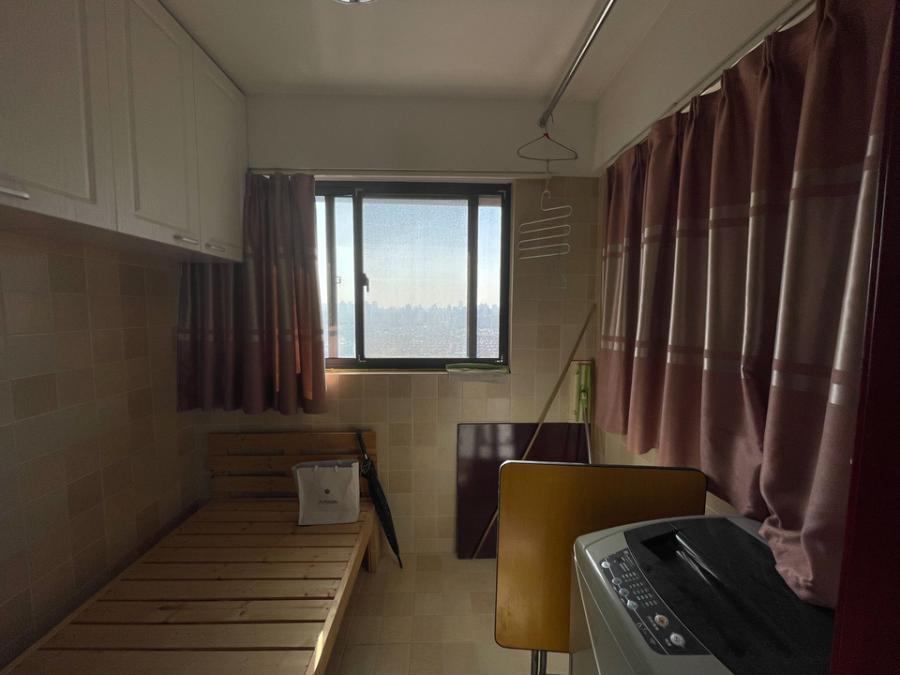 上海市宝山区琉樽尚品21栋18F 