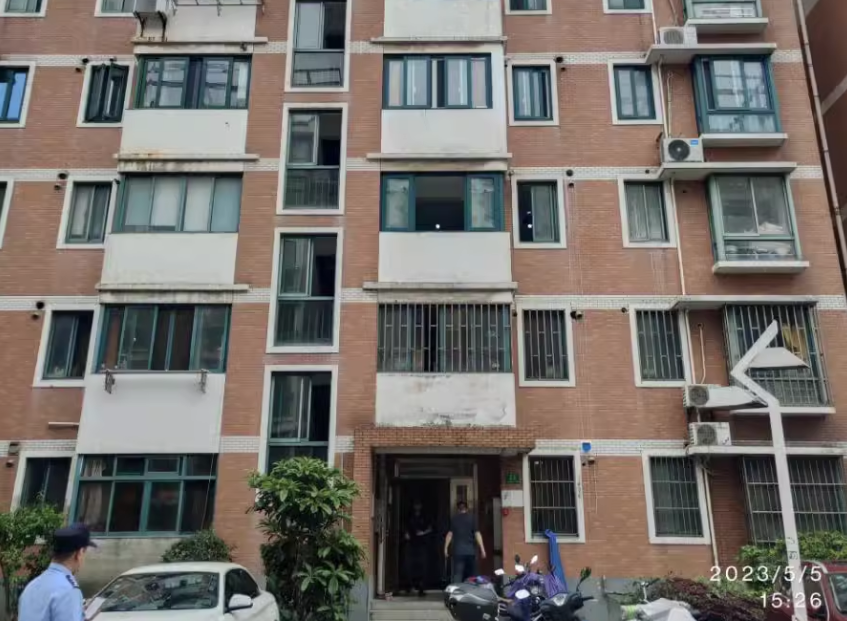 上海市宝山区鹏程花苑23栋6F 