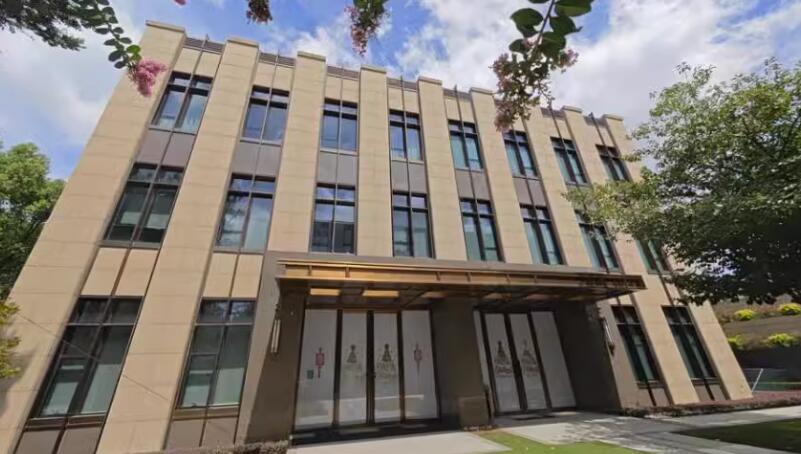 上海市浦东新区东郊中心26栋全幢及固定装修 