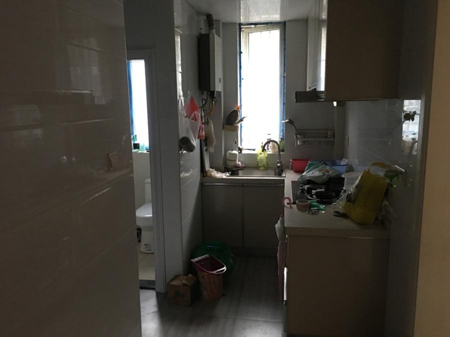 上海市宝山区月浦四村18栋2F 