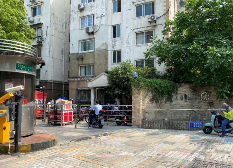 上海市普陀区真源小区8栋6F 