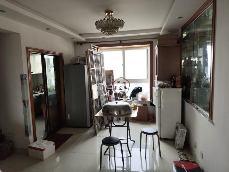 上海市宝山区杨泰公寓27栋8F 