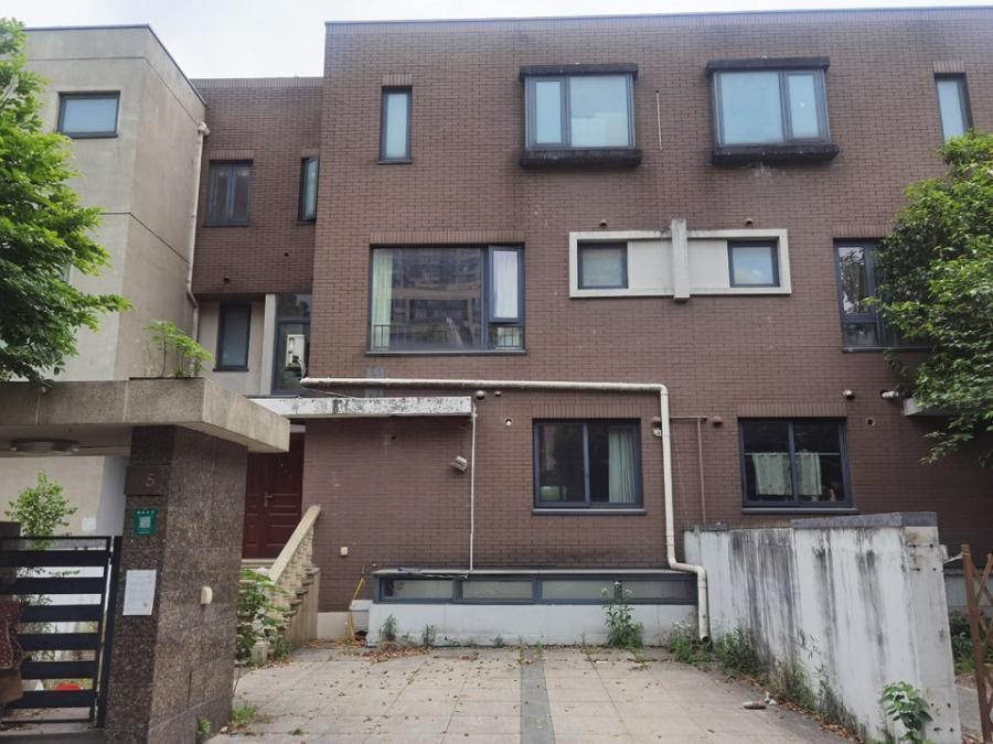 上海市嘉定区白金果岭5栋1-3F 