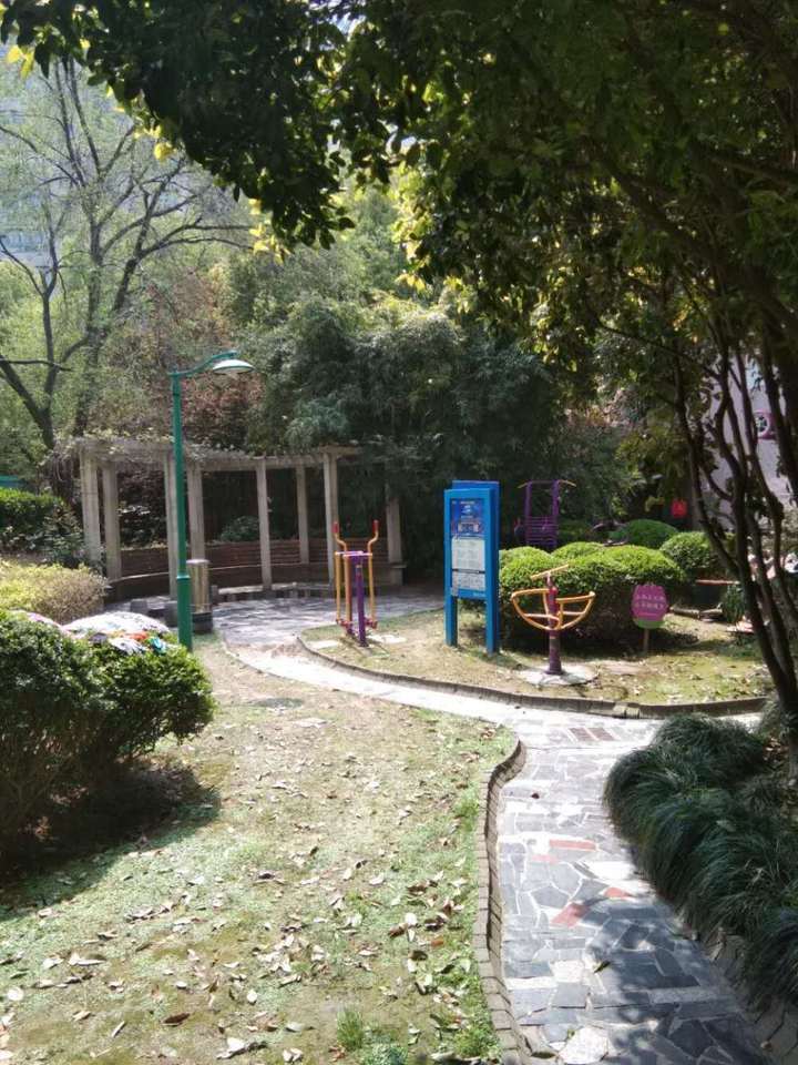 上海市静安区和福花苑1栋10F 