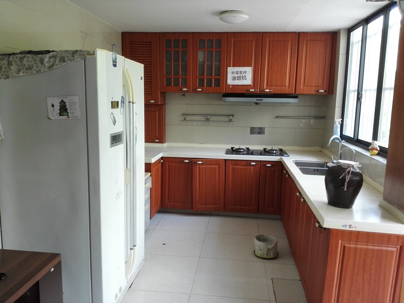 上海市闵行区东方花园二期71栋1F 