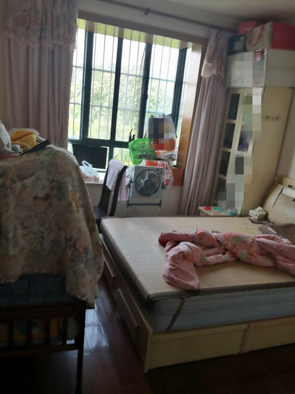 上海市松江区紫东新苑72栋4F 