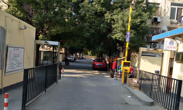 上海市宝山区东沪园18栋1F 