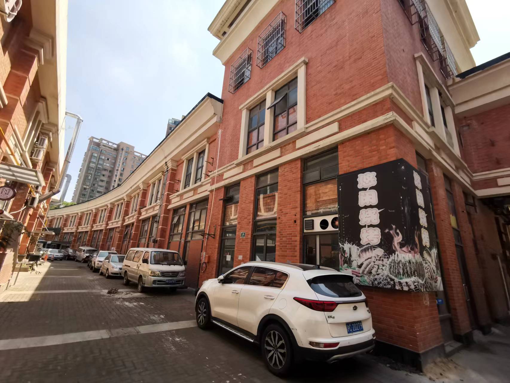 上海市浦东新区艺泰安邦花园沿街商铺宣桥镇1-21（单）栋等13套 