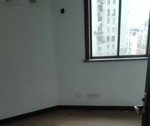 上海市静安区三和花园6栋20F 