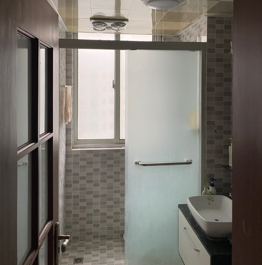 上海市松江区三湘四季花城15栋14F 