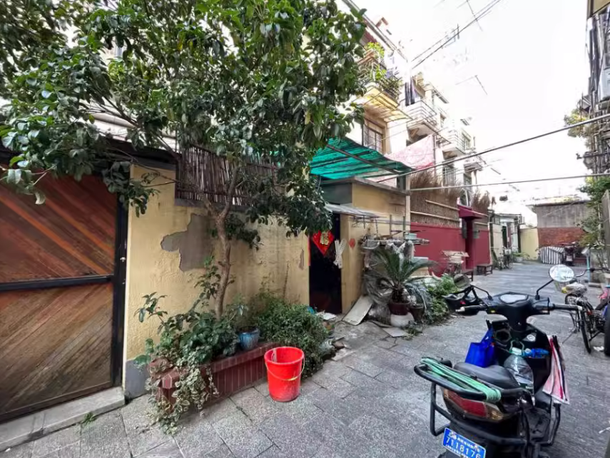 上海市徐汇区长乐路613弄小区17栋3.4.8 