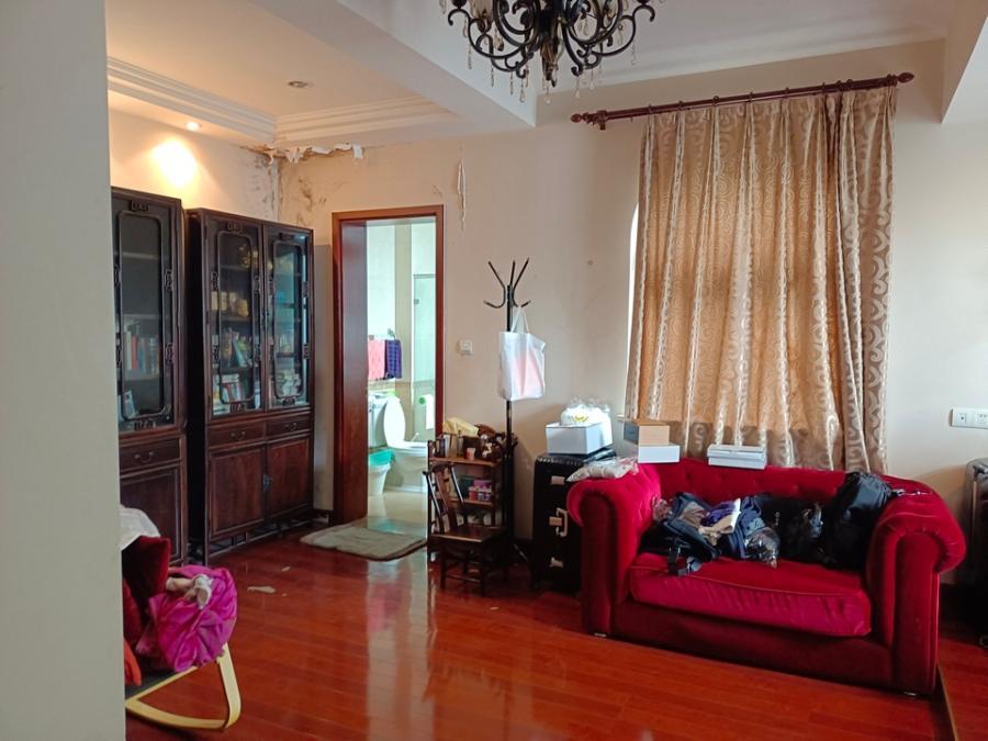 上海市浦东新区东源丽晶别墅66栋 