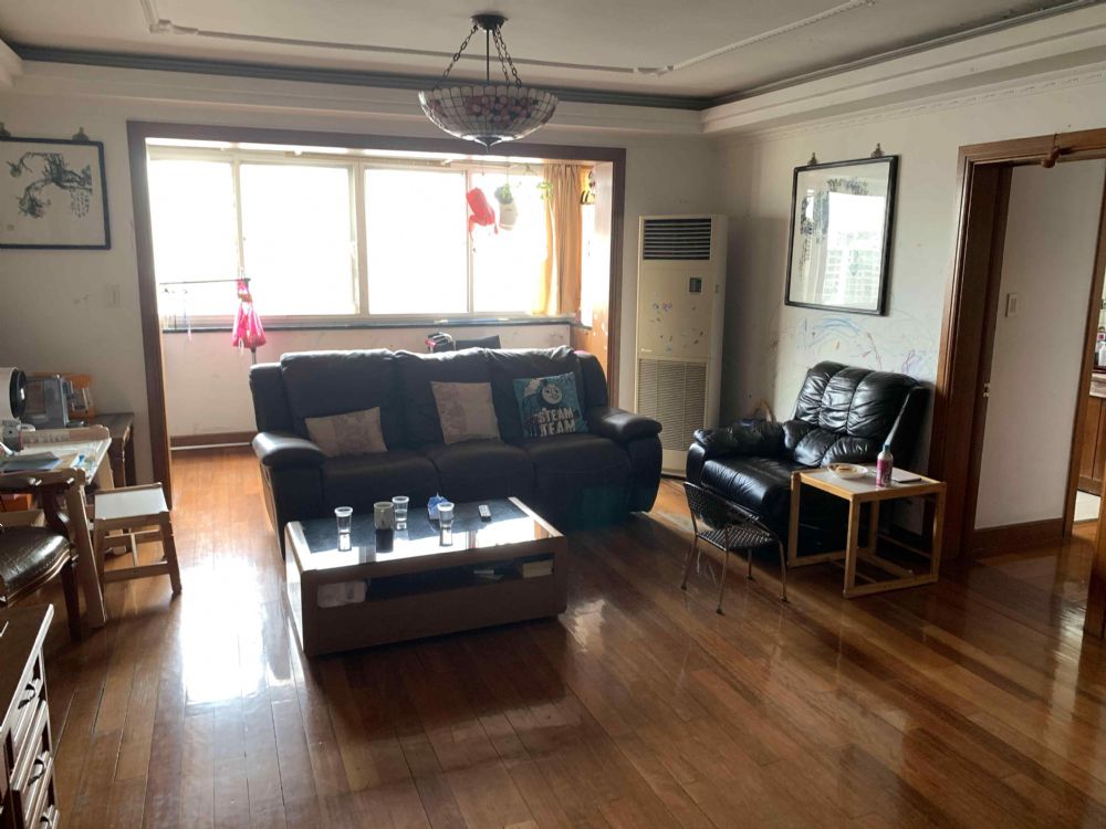 上海市普陀区中岚大楼2318栋19F 