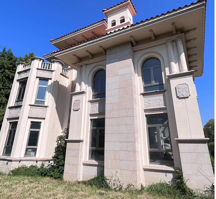 上海市奉贤区棕榈滩高尔夫别墅186栋全幢 