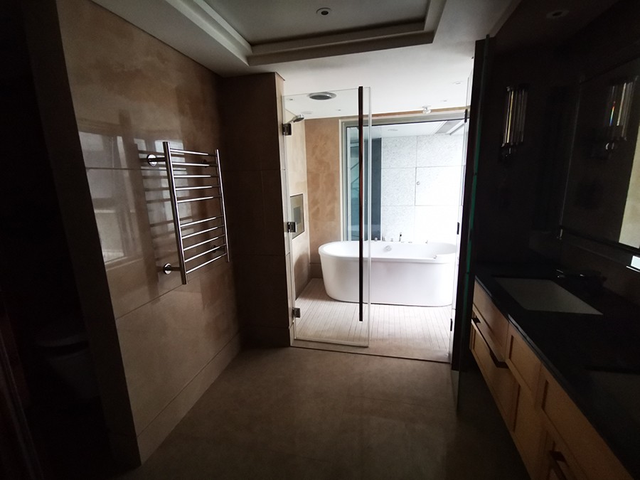 上海市浦东新区滨江凯旋门2栋20F 