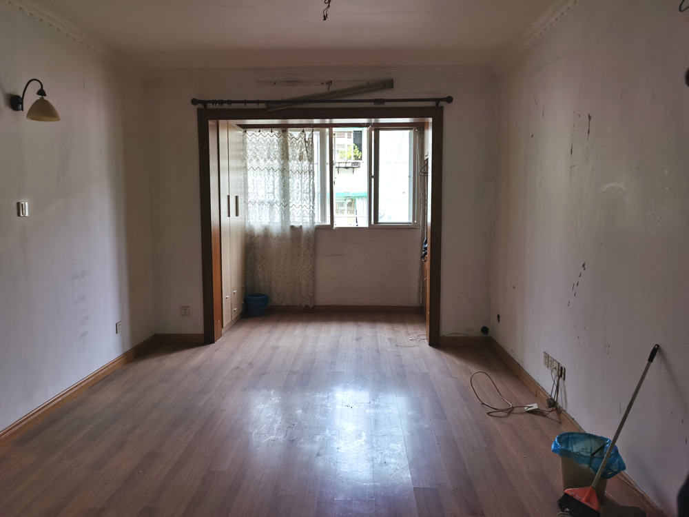 上海市杨浦区鞍山四村第三小区9号13室 