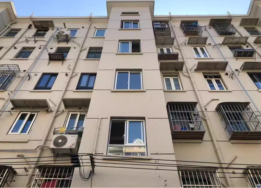 上海市徐汇区陇南小区24栋1F 