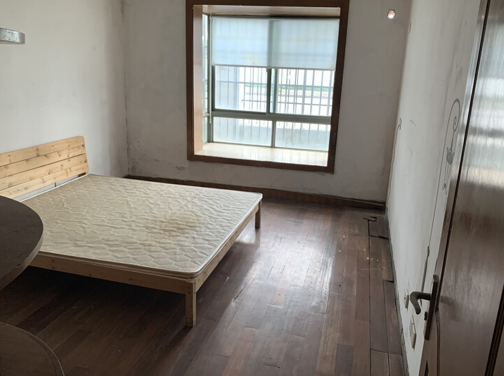 上海市浦东新区云锦雅苑11栋1F 