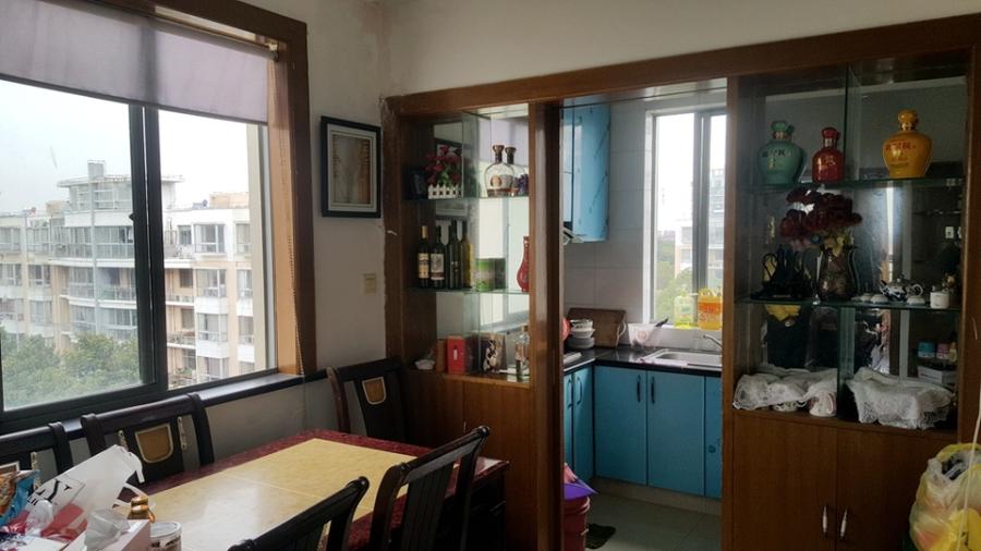 上海市金山区隆亭家园5栋5F 