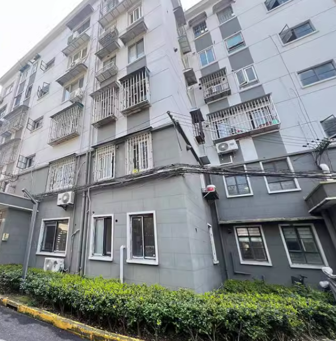 上海市普陀区真西新村第二小区1栋5F 