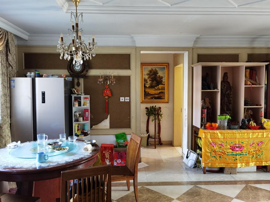 上海市嘉定区右岸嘉园8栋2F 