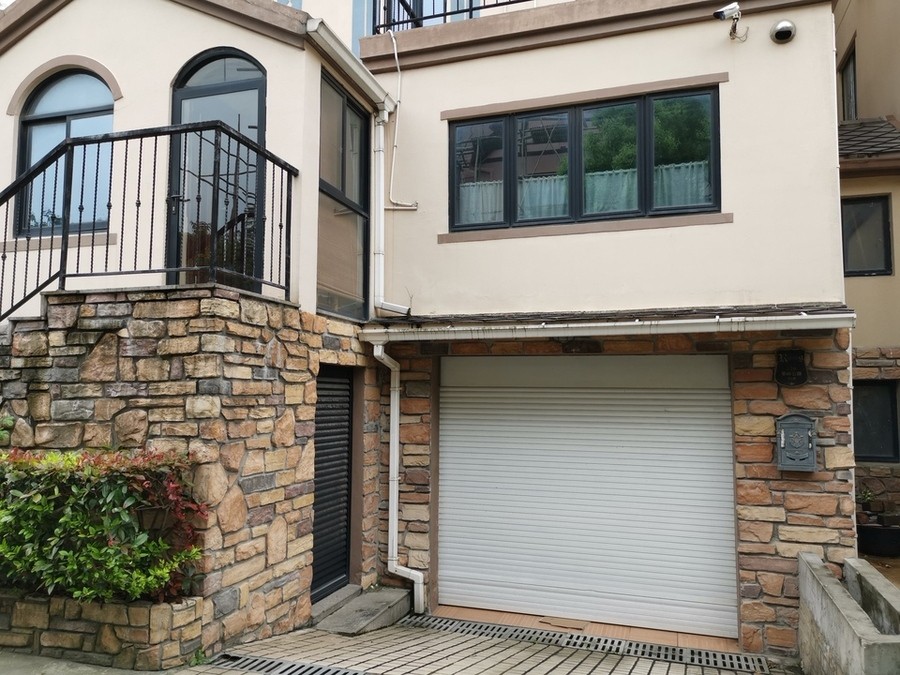 上海市松江区英郡雷丁小城新桥镇320栋 