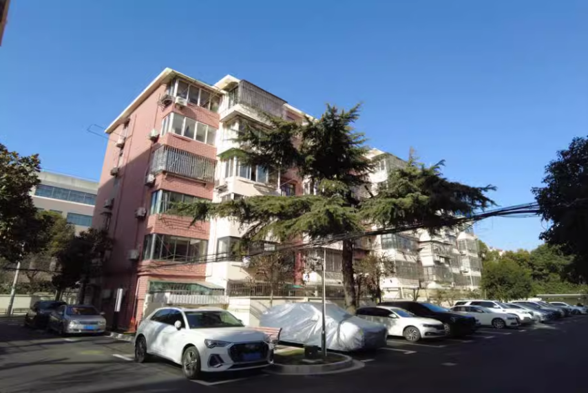 上海市闵行区红明一村33栋4F 