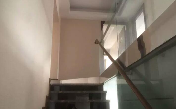 上海市普陀区尚诚国际大厦505栋15F等及地下车位 