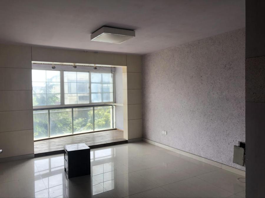 上海市松江区丽水豪庭2栋5F 