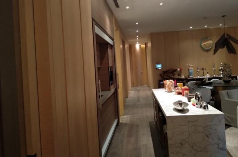 上海市浦东新区二十一世纪大厦210栋47F及地下车位 