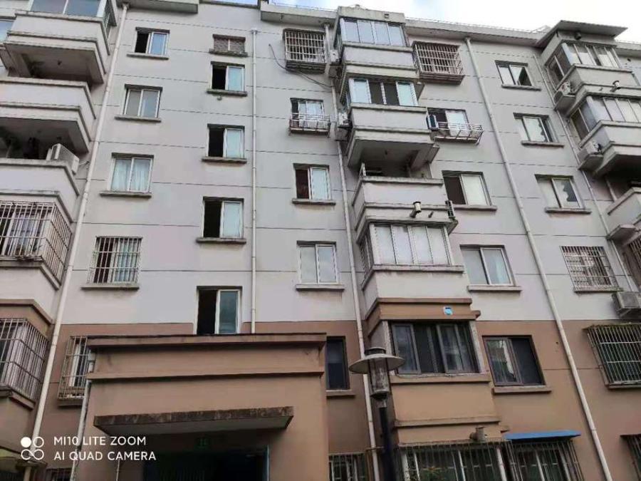 上海市宝山区禄德华苑12栋5F 