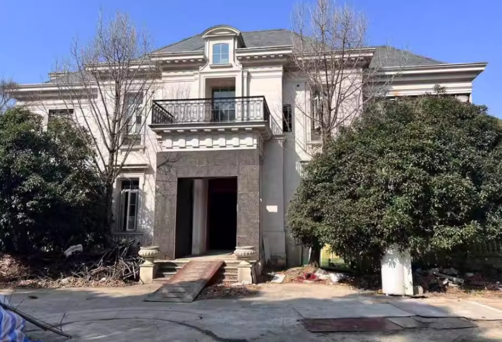 上海市闵行区绿城玫瑰园185栋 