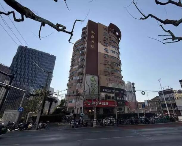 上海市虹口区虹业大楼761栋8F及地下1F车位 