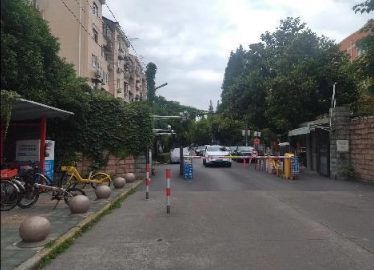 上海市浦东新区香山新村东南街坊23栋2F 