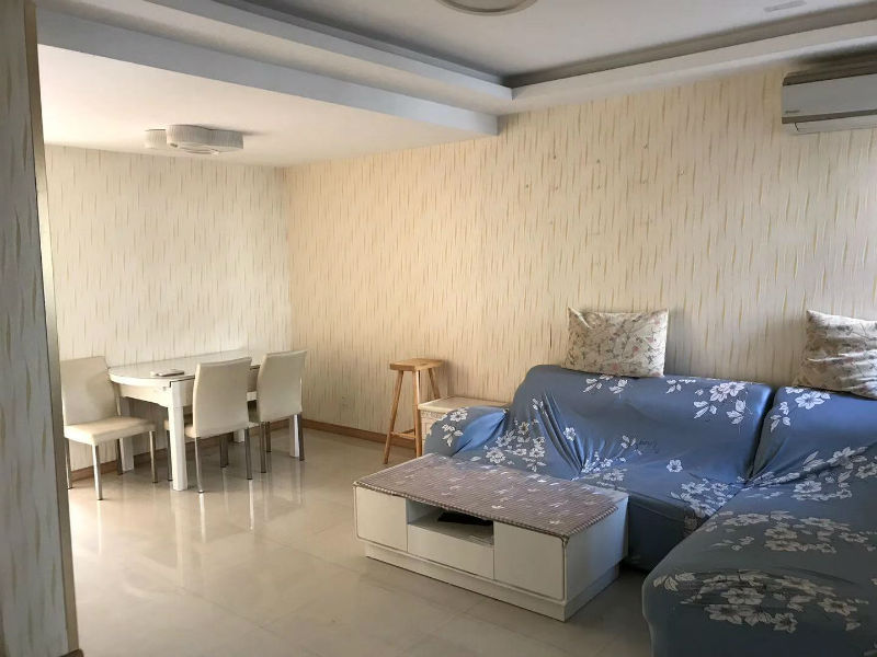 上海市宝山区泗塘八村61栋2F 