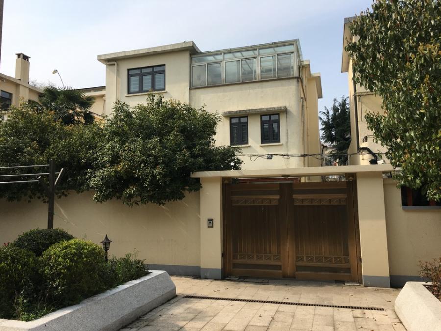 上海市徐汇区上方花园43栋 