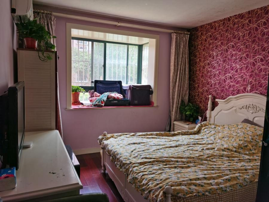 上海市松江区祥和花苑244栋1F 