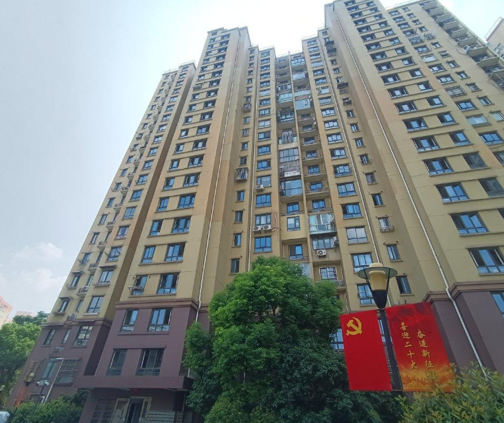 上海市静安区大宁龙盛雅苑2栋2F 