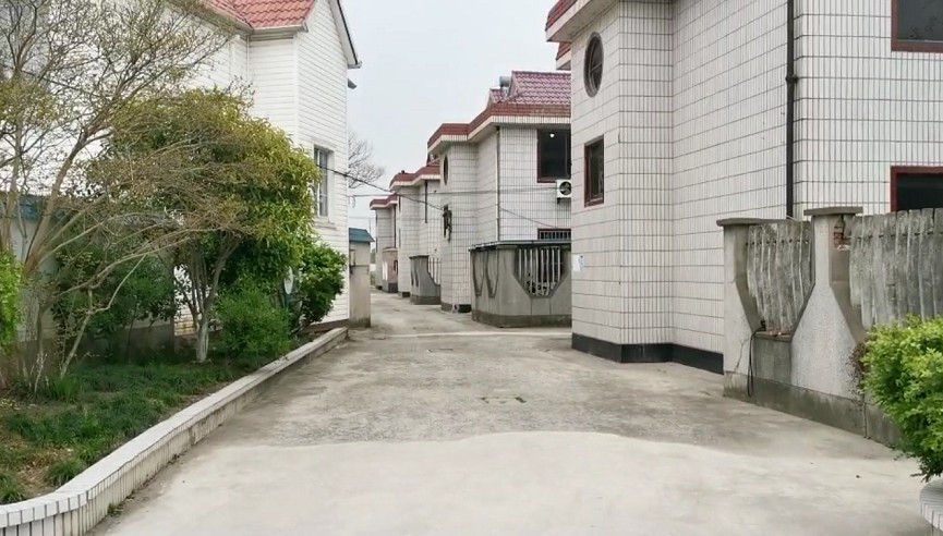 上海市浦东新区兴隆别墅芦潮港镇16栋 