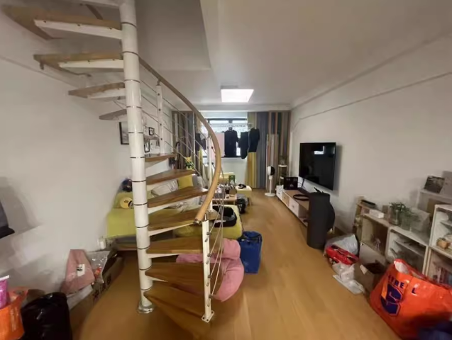 上海市虹口区广中二村48栋4-5F 