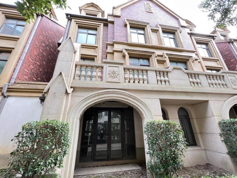 上海市浦东新区唐公馆19栋1-2F 