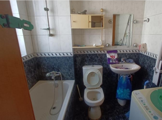 上海市长宁区金虹苑77栋6F 