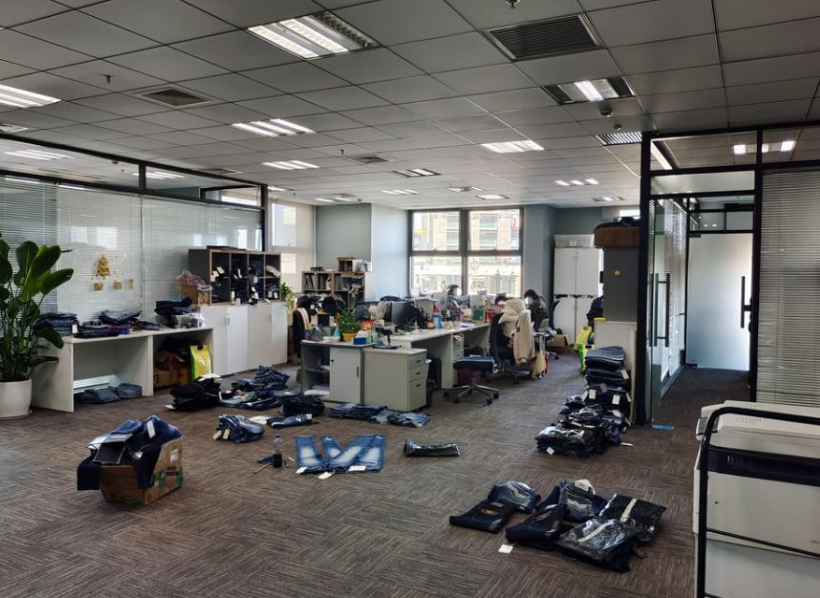 上海市长宁区中山万博国际中心666栋16F、地下3F车位 