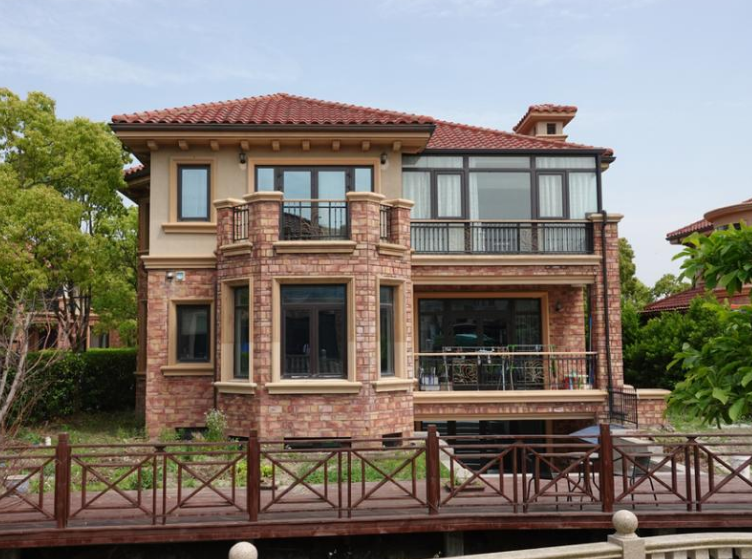 上海市浦东新区东海御庭55栋 