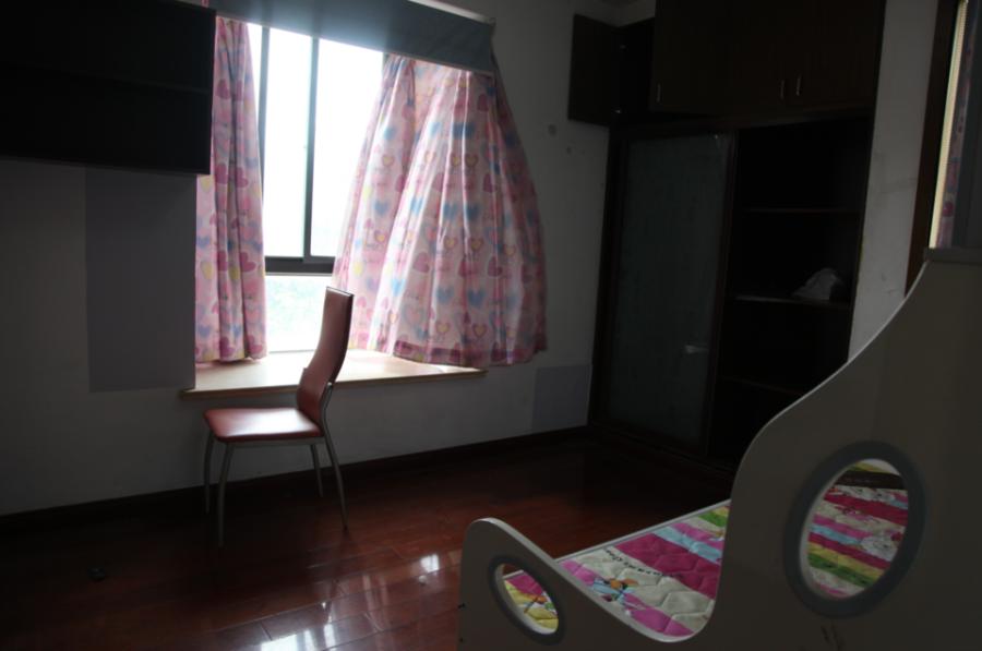 上海市松江区丽水豪庭7栋3F 