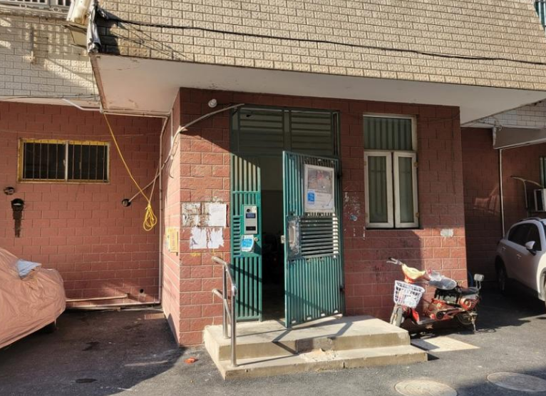 上海市徐汇区宛南小区2栋6F 