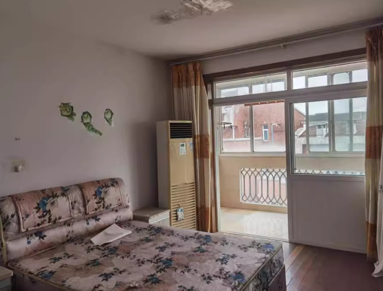 上海市金山区桥英馨苑20栋6F 