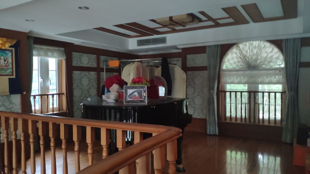 上海市闵行区紫藤居18栋 